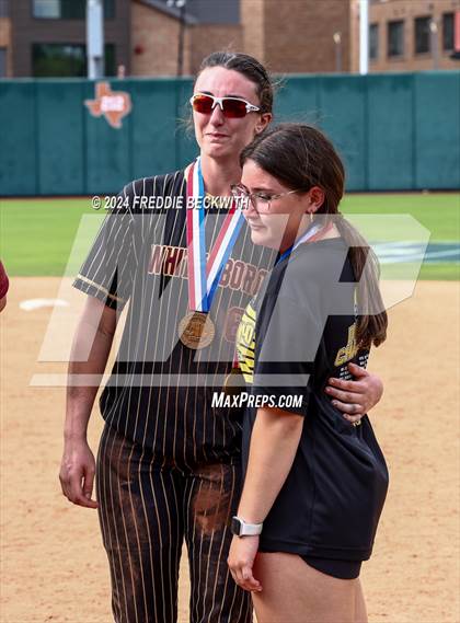 Thumbnail 3 in Coahoma vs. Whitesboro (UIL 3A Softball Semifinal) photogallery.
