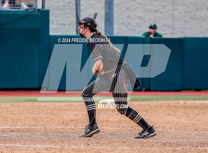 Thumbnail 3 in Coahoma vs. Whitesboro (UIL 3A Softball Semifinal) photogallery.
