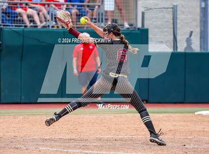 Thumbnail 1 in Coahoma vs. Whitesboro (UIL 3A Softball Semifinal) photogallery.