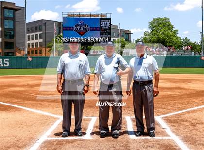 Thumbnail 3 in Coahoma vs. Whitesboro (UIL 3A Softball Semifinal) photogallery.