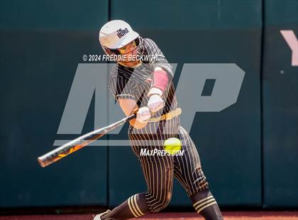 Thumbnail 1 in Coahoma vs. Whitesboro (UIL 3A Softball Semifinal) photogallery.