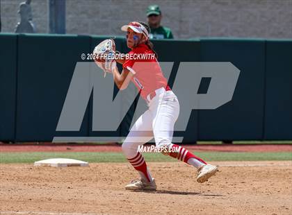 Thumbnail 2 in Coahoma vs. Whitesboro (UIL 3A Softball Semifinal) photogallery.