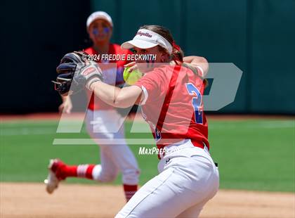 Thumbnail 2 in Coahoma vs. Whitesboro (UIL 3A Softball Semifinal) photogallery.