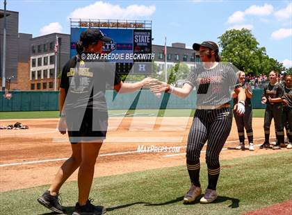 Thumbnail 3 in Coahoma vs. Whitesboro (UIL 3A Softball Semifinal) photogallery.