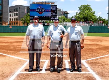 Thumbnail 2 in Coahoma vs. Whitesboro (UIL 3A Softball Semifinal) photogallery.