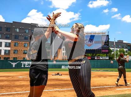 Thumbnail 2 in Coahoma vs. Whitesboro (UIL 3A Softball Semifinal) photogallery.
