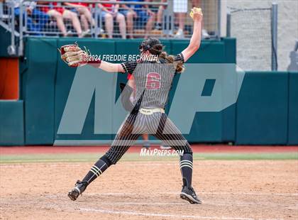 Thumbnail 2 in Coahoma vs. Whitesboro (UIL 3A Softball Semifinal) photogallery.