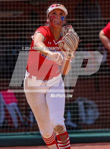 Thumbnail 3 in Coahoma vs. Whitesboro (UIL 3A Softball Semifinal) photogallery.