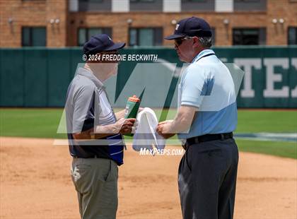 Thumbnail 2 in Coahoma vs. Whitesboro (UIL 3A Softball Semifinal) photogallery.