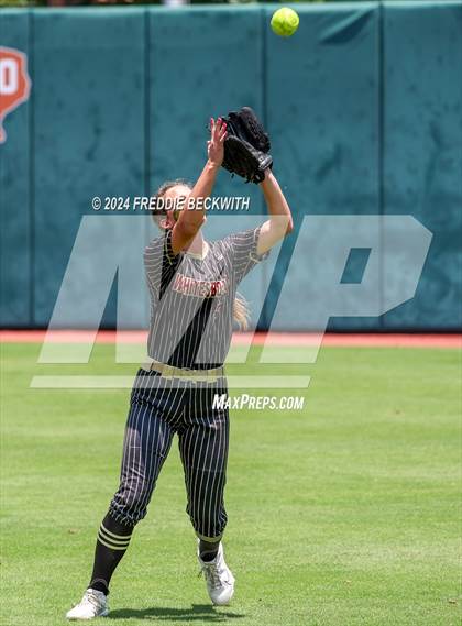 Thumbnail 1 in Coahoma vs. Whitesboro (UIL 3A Softball Semifinal) photogallery.