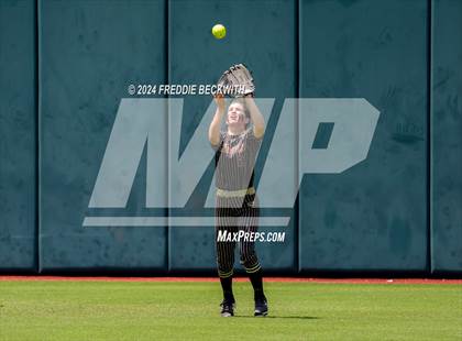 Thumbnail 2 in Coahoma vs. Whitesboro (UIL 3A Softball Semifinal) photogallery.