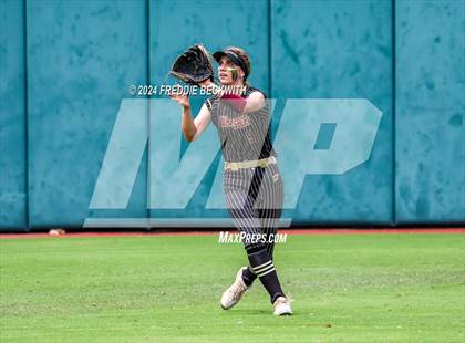 Thumbnail 2 in Coahoma vs. Whitesboro (UIL 3A Softball Semifinal) photogallery.