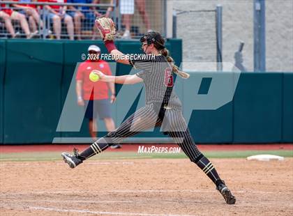 Thumbnail 3 in Coahoma vs. Whitesboro (UIL 3A Softball Semifinal) photogallery.