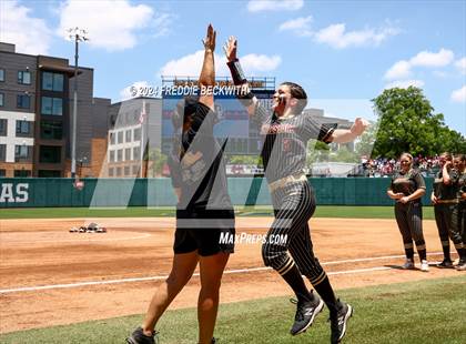 Thumbnail 3 in Coahoma vs. Whitesboro (UIL 3A Softball Semifinal) photogallery.