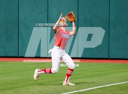 Thumbnail 1 in Coahoma vs. Whitesboro (UIL 3A Softball Semifinal) photogallery.