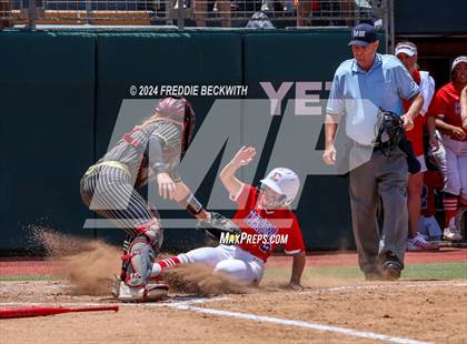 Thumbnail 2 in Coahoma vs. Whitesboro (UIL 3A Softball Semifinal) photogallery.