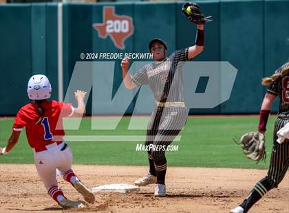 Thumbnail 2 in Coahoma vs. Whitesboro (UIL 3A Softball Semifinal) photogallery.