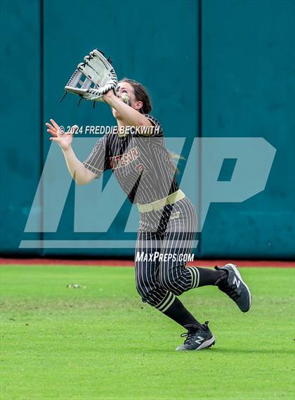 Thumbnail 1 in Coahoma vs. Whitesboro (UIL 3A Softball Semifinal) photogallery.