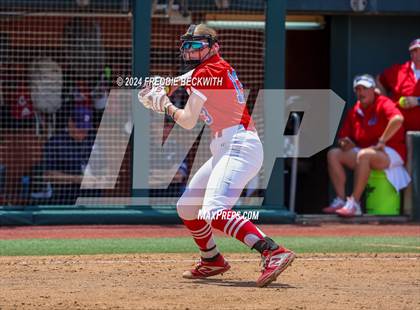Thumbnail 2 in Coahoma vs. Whitesboro (UIL 3A Softball Semifinal) photogallery.