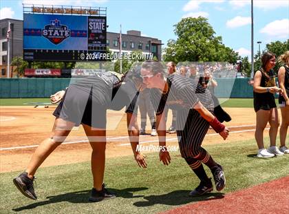 Thumbnail 1 in Coahoma vs. Whitesboro (UIL 3A Softball Semifinal) photogallery.