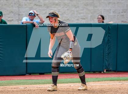 Thumbnail 2 in Coahoma vs. Whitesboro (UIL 3A Softball Semifinal) photogallery.
