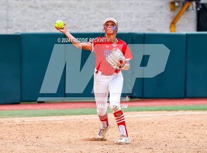 Thumbnail 2 in Coahoma vs. Whitesboro (UIL 3A Softball Semifinal) photogallery.