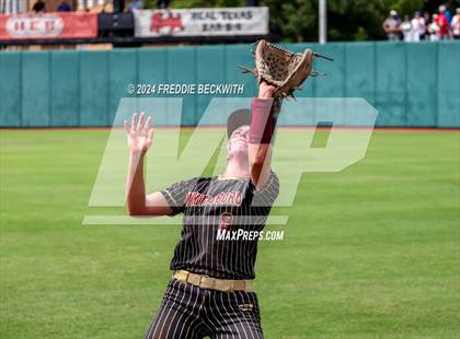 Thumbnail 3 in Coahoma vs. Whitesboro (UIL 3A Softball Semifinal) photogallery.