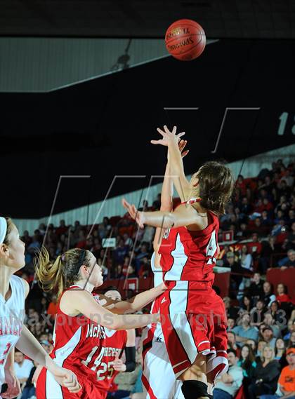 Thumbnail 3 in Wamego vs. McPherson (KSHSAA State 4A Final) photogallery.