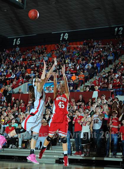Thumbnail 3 in Wamego vs. McPherson (KSHSAA State 4A Final) photogallery.