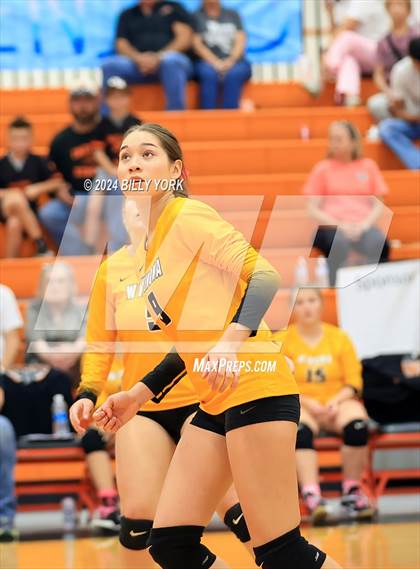 Thumbnail 3 in Grand Saline vs Winona photogallery.
