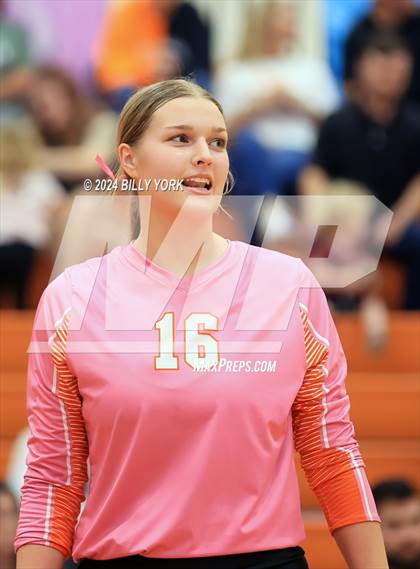 Thumbnail 1 in Grand Saline vs Winona photogallery.