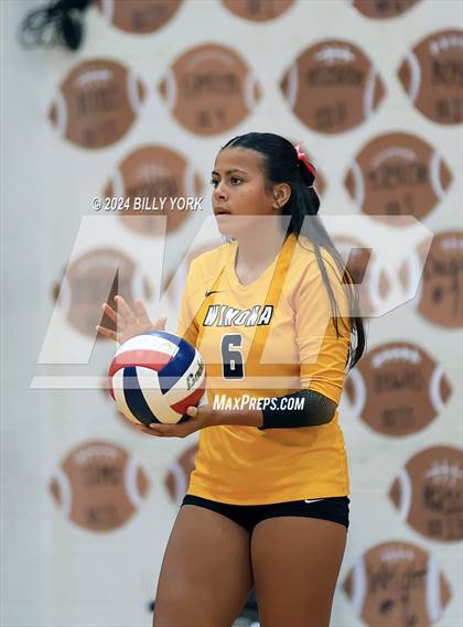 Thumbnail 2 in Grand Saline vs Winona photogallery.