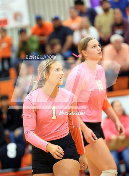 Thumbnail 2 in Grand Saline vs Winona photogallery.