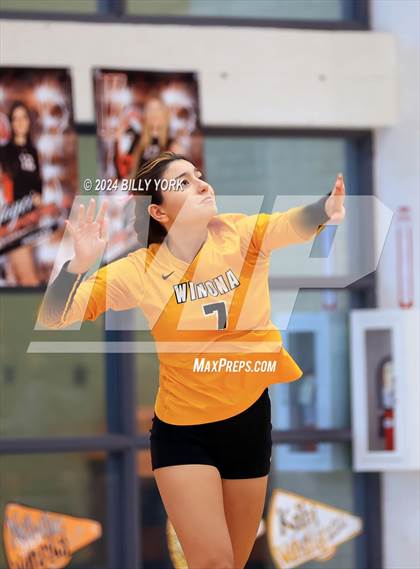 Thumbnail 1 in Grand Saline vs Winona photogallery.