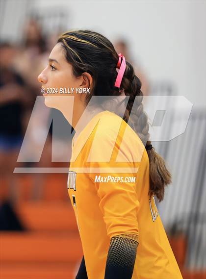 Thumbnail 1 in Grand Saline vs Winona photogallery.