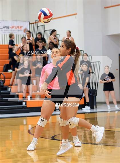 Thumbnail 2 in Grand Saline vs Winona photogallery.