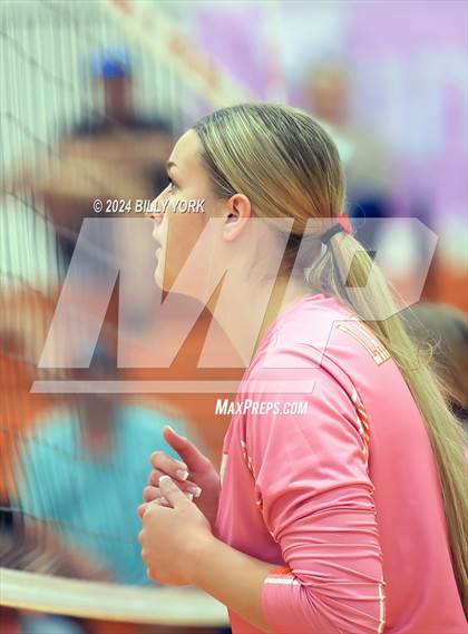 Thumbnail 1 in Grand Saline vs Winona photogallery.