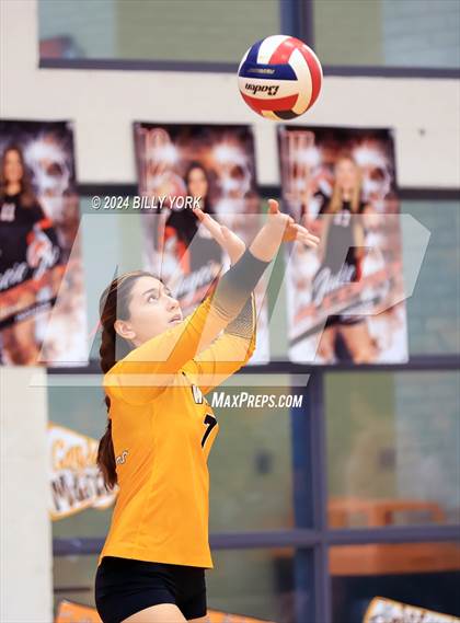 Thumbnail 1 in Grand Saline vs Winona photogallery.