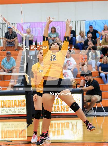 Thumbnail 3 in Grand Saline vs Winona photogallery.