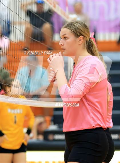 Thumbnail 1 in Grand Saline vs Winona photogallery.