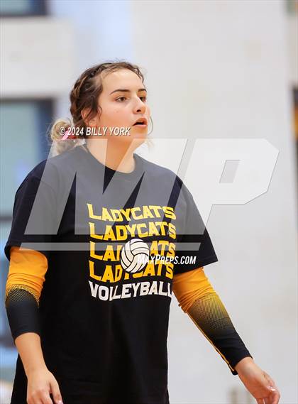 Thumbnail 3 in Grand Saline vs Winona photogallery.