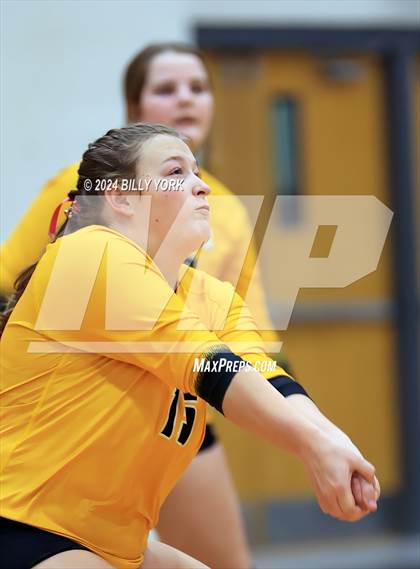 Thumbnail 3 in Grand Saline vs Winona photogallery.