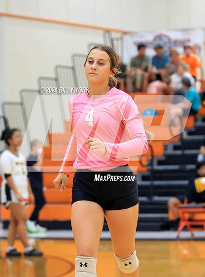 Thumbnail 3 in Grand Saline vs Winona photogallery.