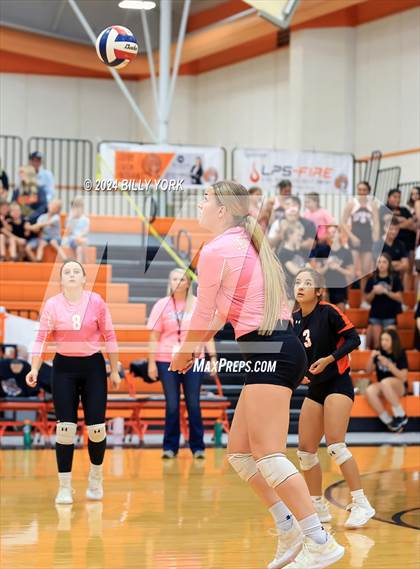 Thumbnail 2 in Grand Saline vs Winona photogallery.