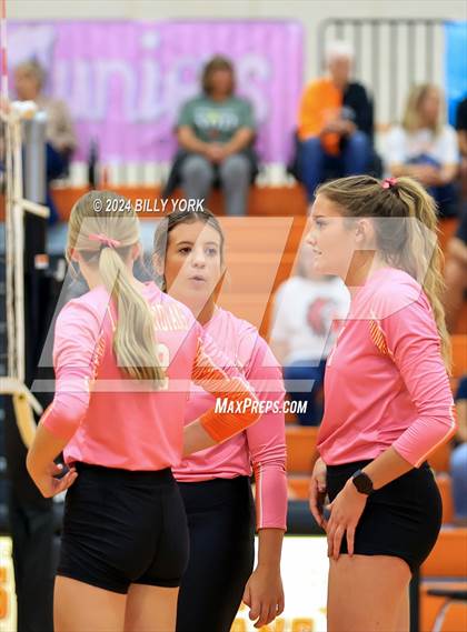 Thumbnail 3 in Grand Saline vs Winona photogallery.