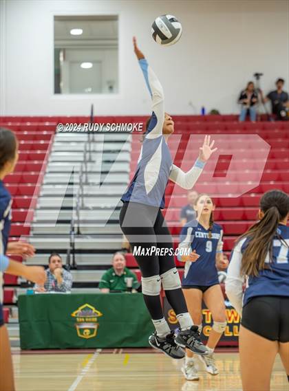 Thumbnail 3 in University City vs. La Jolla Country Day (CIF SDS Division II Finals) photogallery.