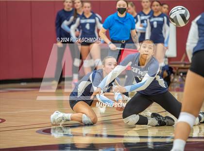 Thumbnail 3 in University City vs. La Jolla Country Day (CIF SDS Division II Finals) photogallery.