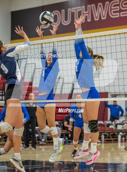 Thumbnail 2 in University City vs. La Jolla Country Day (CIF SDS Division II Finals) photogallery.