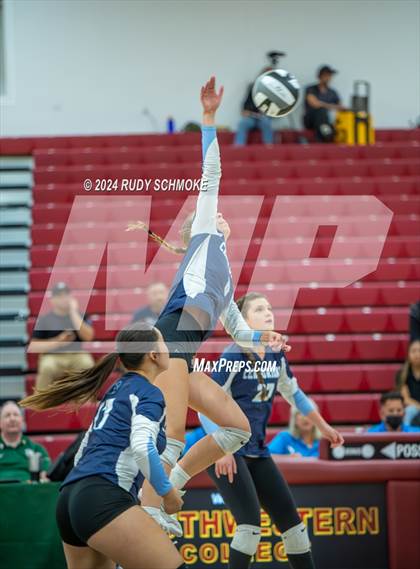 Thumbnail 2 in University City vs. La Jolla Country Day (CIF SDS Division II Finals) photogallery.
