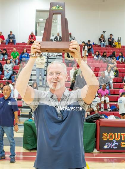 Thumbnail 3 in University City vs. La Jolla Country Day (CIF SDS Division II Finals) photogallery.